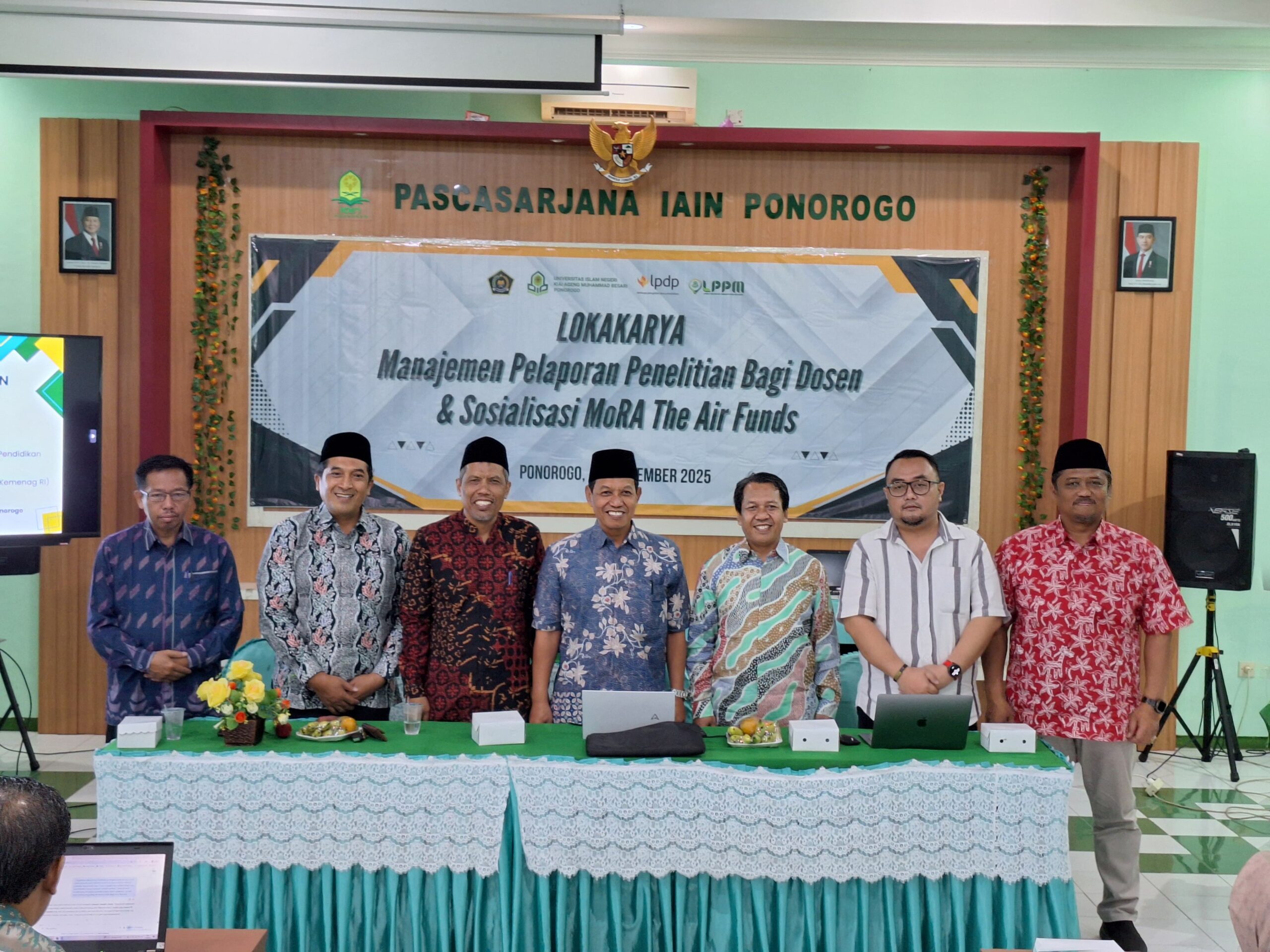 Penyelenggaraan Lokakarya Manajemen Pelaporan Penelitian dan Sosialisasi Riset Mora The Airfunds 2026, yang berlangsung pada Kamis (11/9/2025) di Aula Pascasarjana UIN Ponorogo.