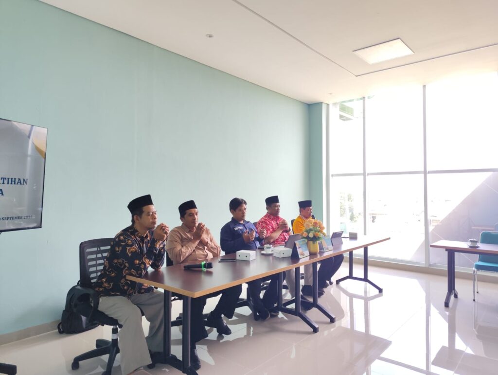 Pusat Pengembangan Kompetensi Manajemen Kepemimpinan dan Moderasi Beragama (Pusbangkom) Kementerian Agama RI menggelar kegiatan Evaluasi Alumni Pelatihan Moderasi Beragama di Pusat Studi Budaya (PSB) UIN Kiai Ageng Muhammad Besari Ponorogo pada Rabu (10/9/2025).